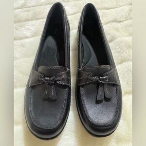 Like New Clarks Ashland Bubble Black Leather‎ Loafers 9.5W Wide